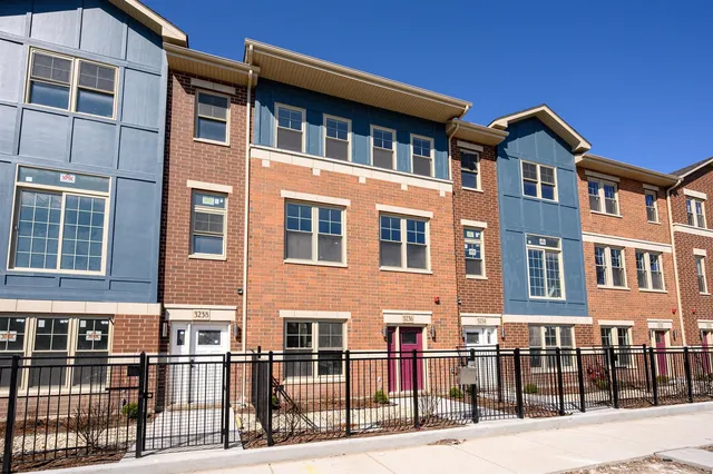 $3,400 | 3233 South Stewart Avenue, Chicago, IL 60616
