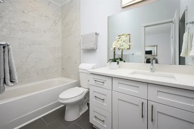 $3,400 | 3233 South Stewart Avenue, Chicago, IL 60616