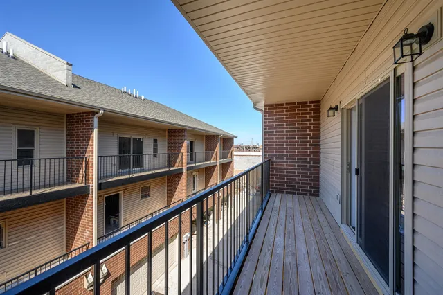 $3,400 | 3233 South Stewart Avenue, Chicago, IL 60616