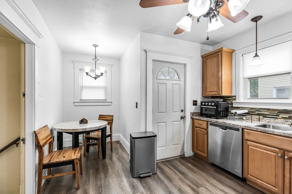 79 Marsden Street Springfield, MA 01109 - Photo 18 of 33
