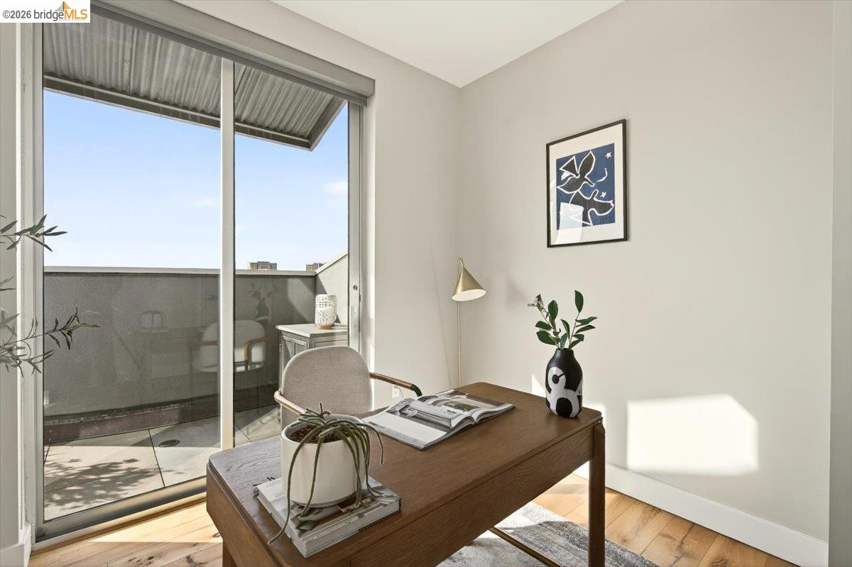 201 4th Street, Unit 601 Oakland, CA 94607 - Photo 29 of 58 a view of a workspace with furniture