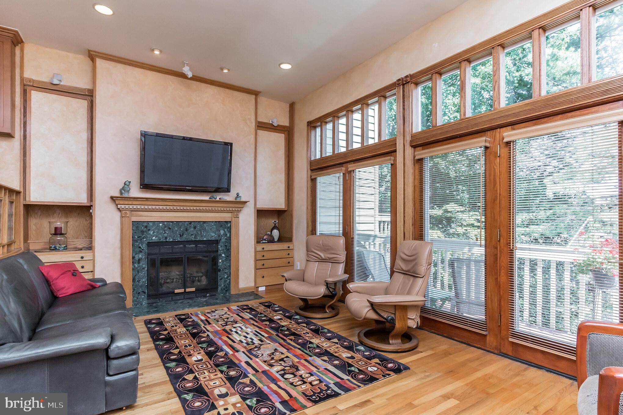 11115 Watermans Drive Reston, VA 20191 - Photo 12 of 42 Living Room