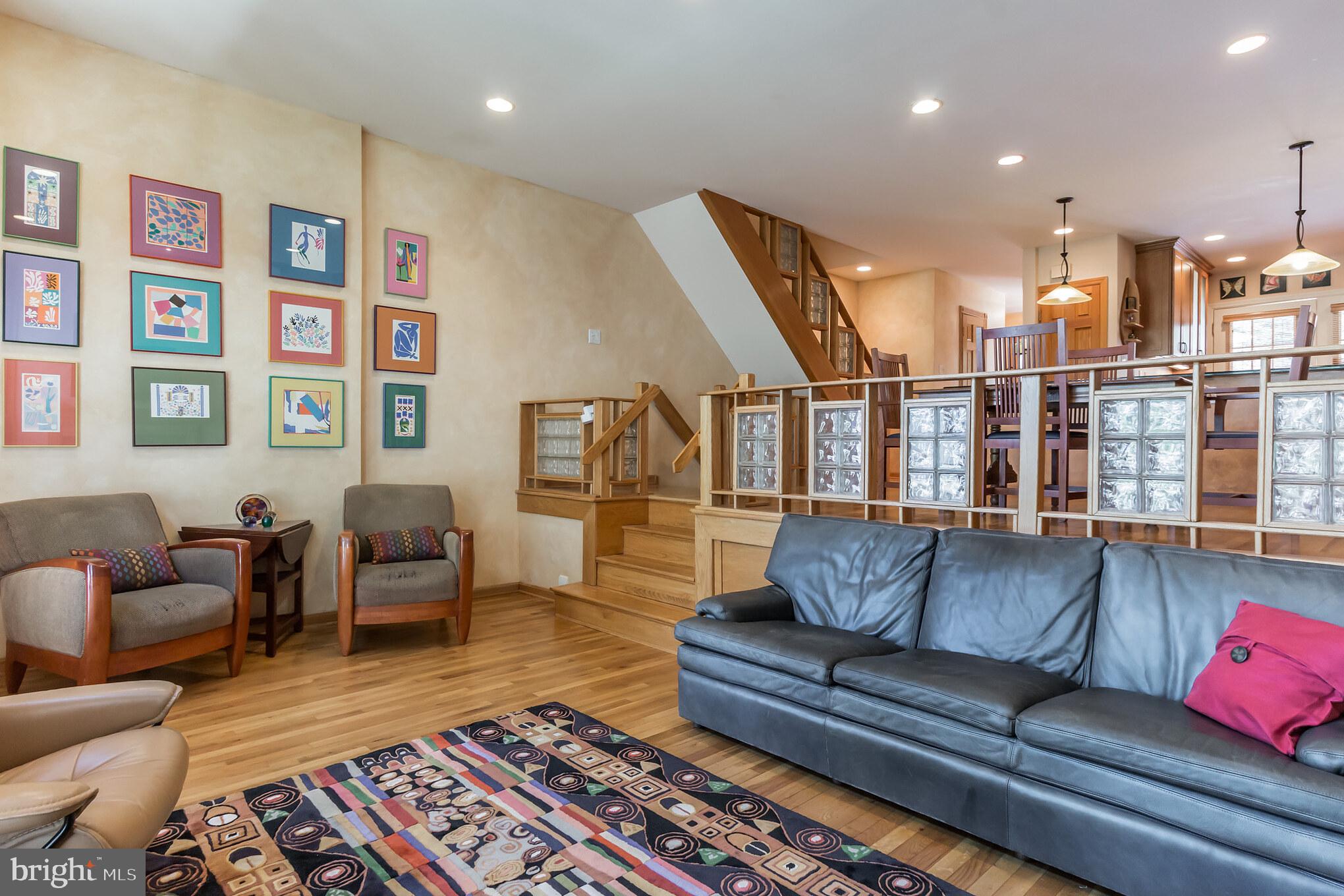 11115 Watermans Drive Reston, VA 20191 - Photo 13 of 42 Living Room