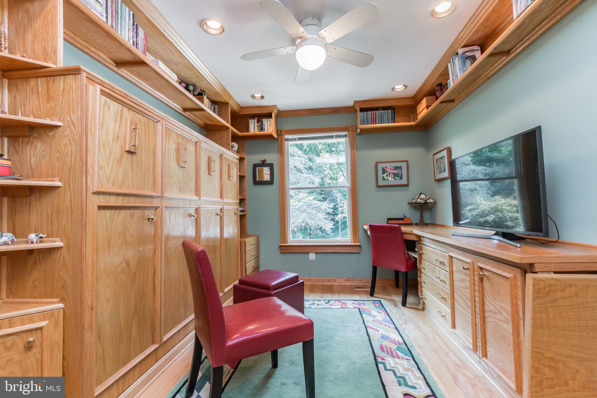 11115 Watermans Drive Reston, VA 20191 - Photo 25 of 42 3rd Bedroom