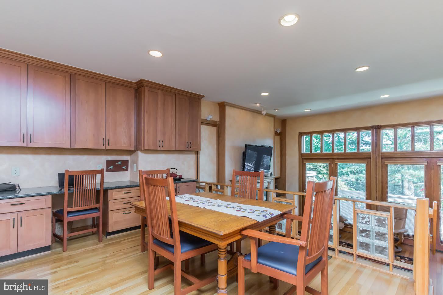 11115 Watermans Drive Reston, VA 20191 - Photo 8 of 42 Dining Room