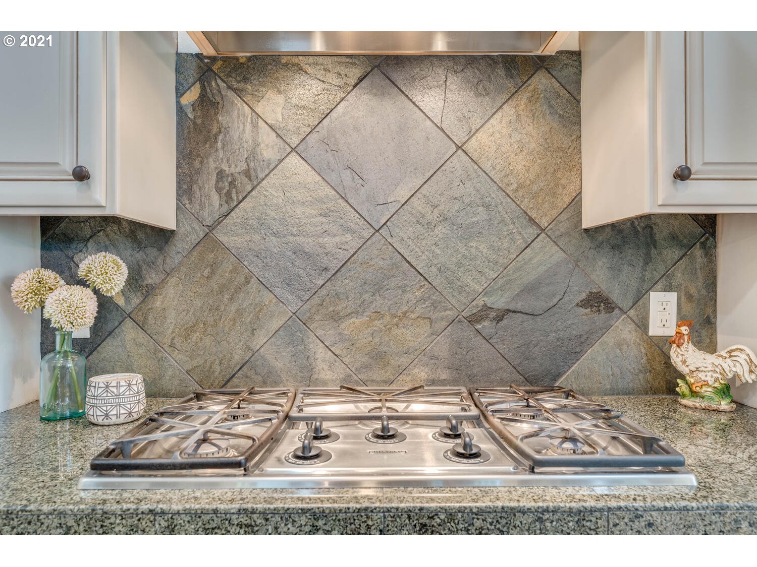 14683 Southeast Aldridge Road Happy Valley, OR 97086 - Photo 15 of 31 a black and white photo of a fan