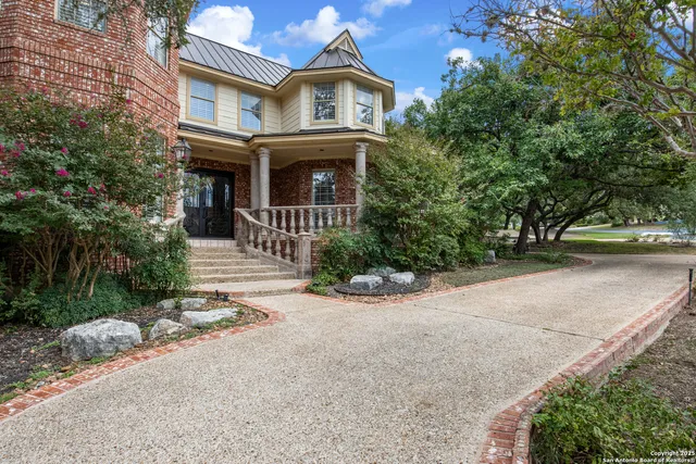 a house view with a outdoor space