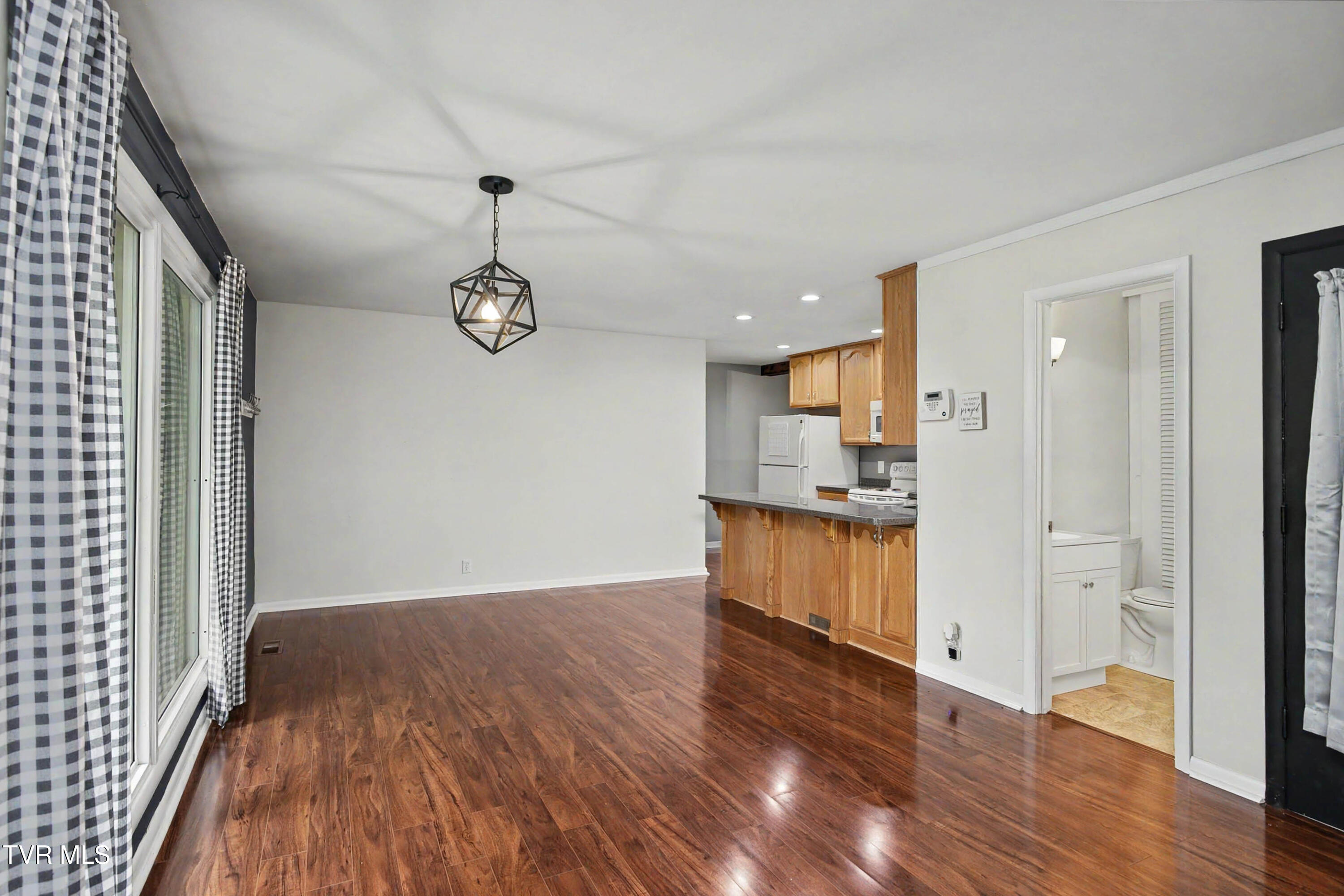 553 Bays View Road Kingsport, TN 37660 - Photo 14 of 34 553 Bays View Rd-14