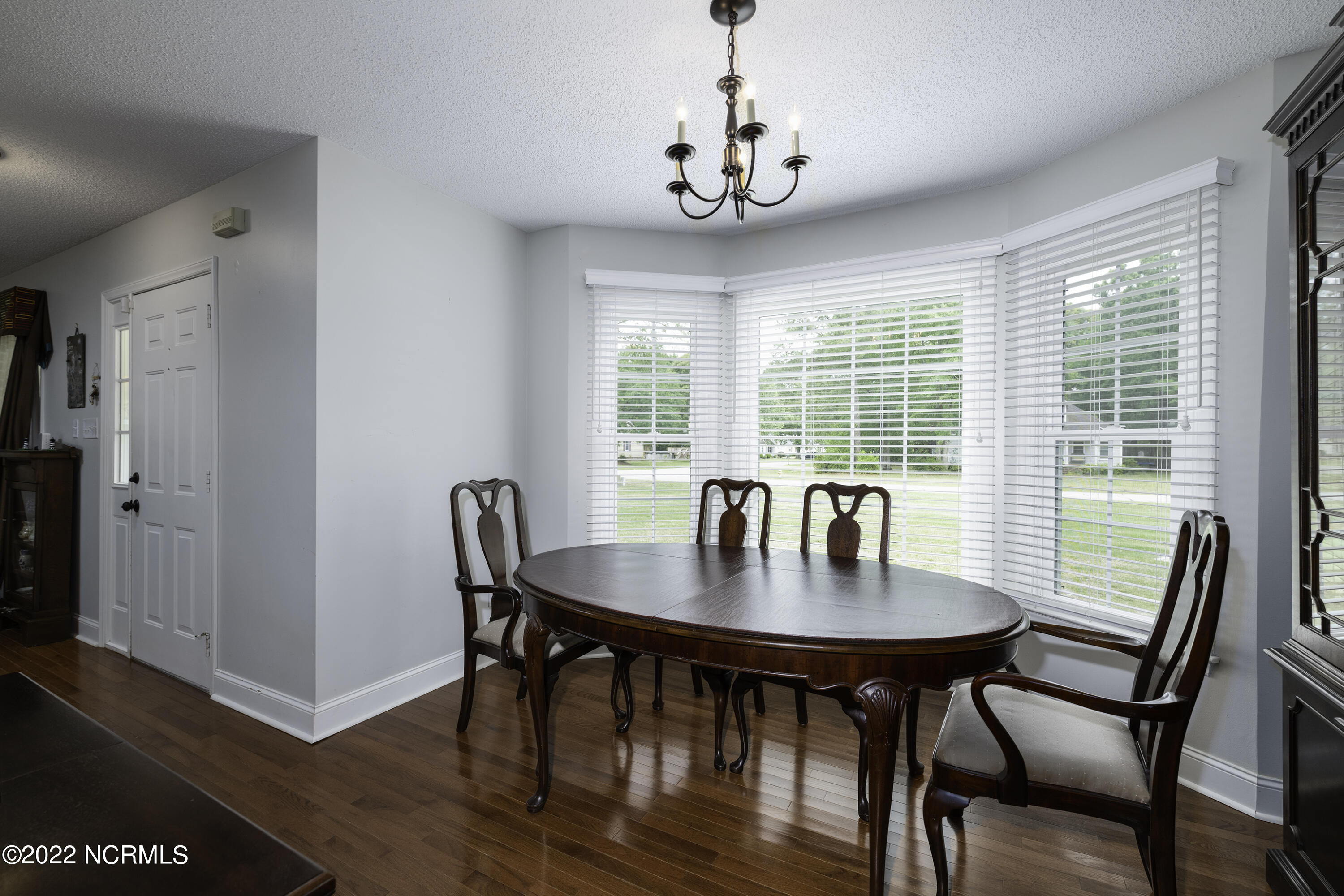 558 Deer Run Road New Bern, NC 28562 - Photo 13 of 60 Formal Dining Room