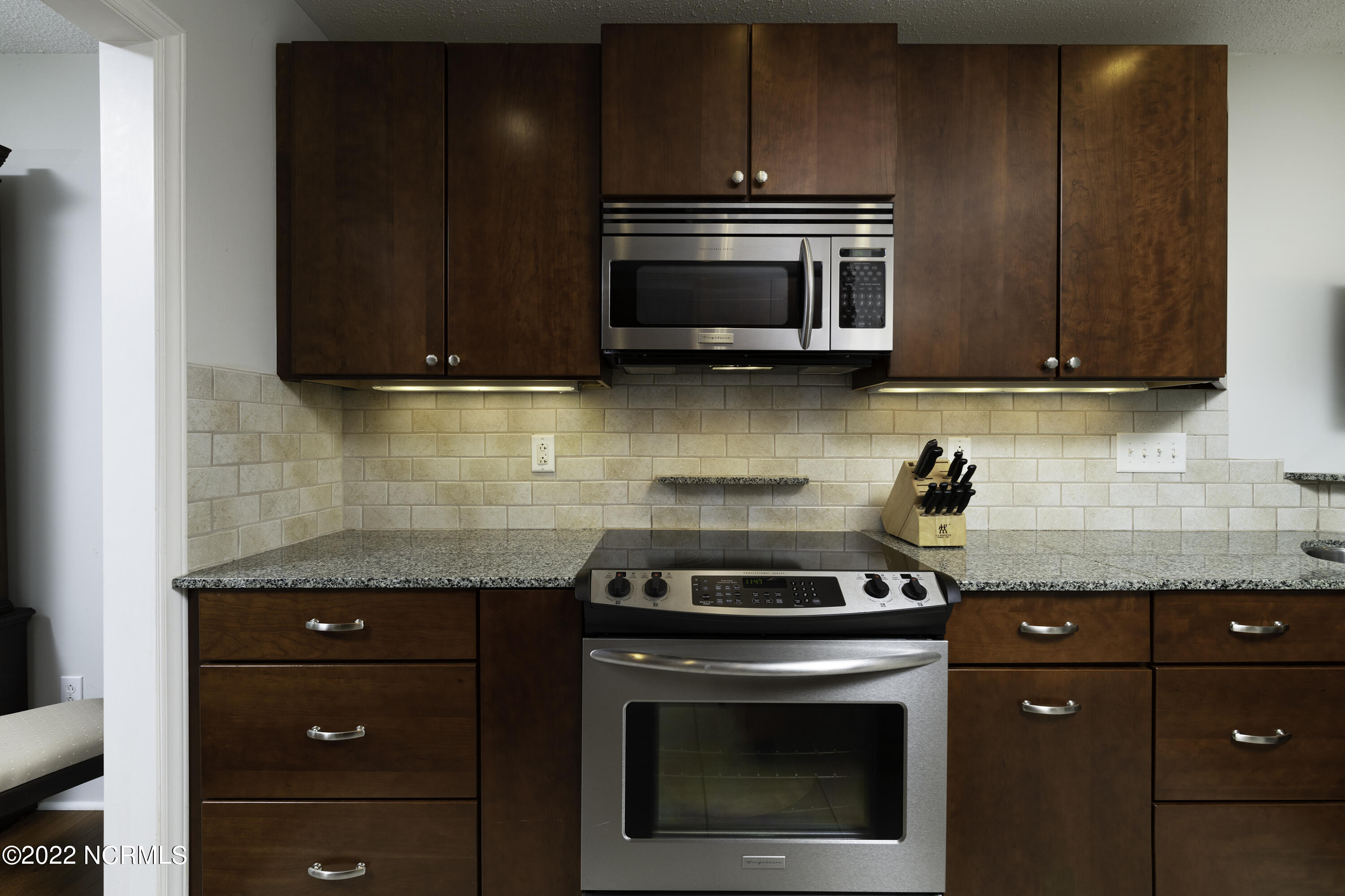558 Deer Run Road New Bern, NC 28562 - Photo 16 of 60 Stainless Steel Appliances