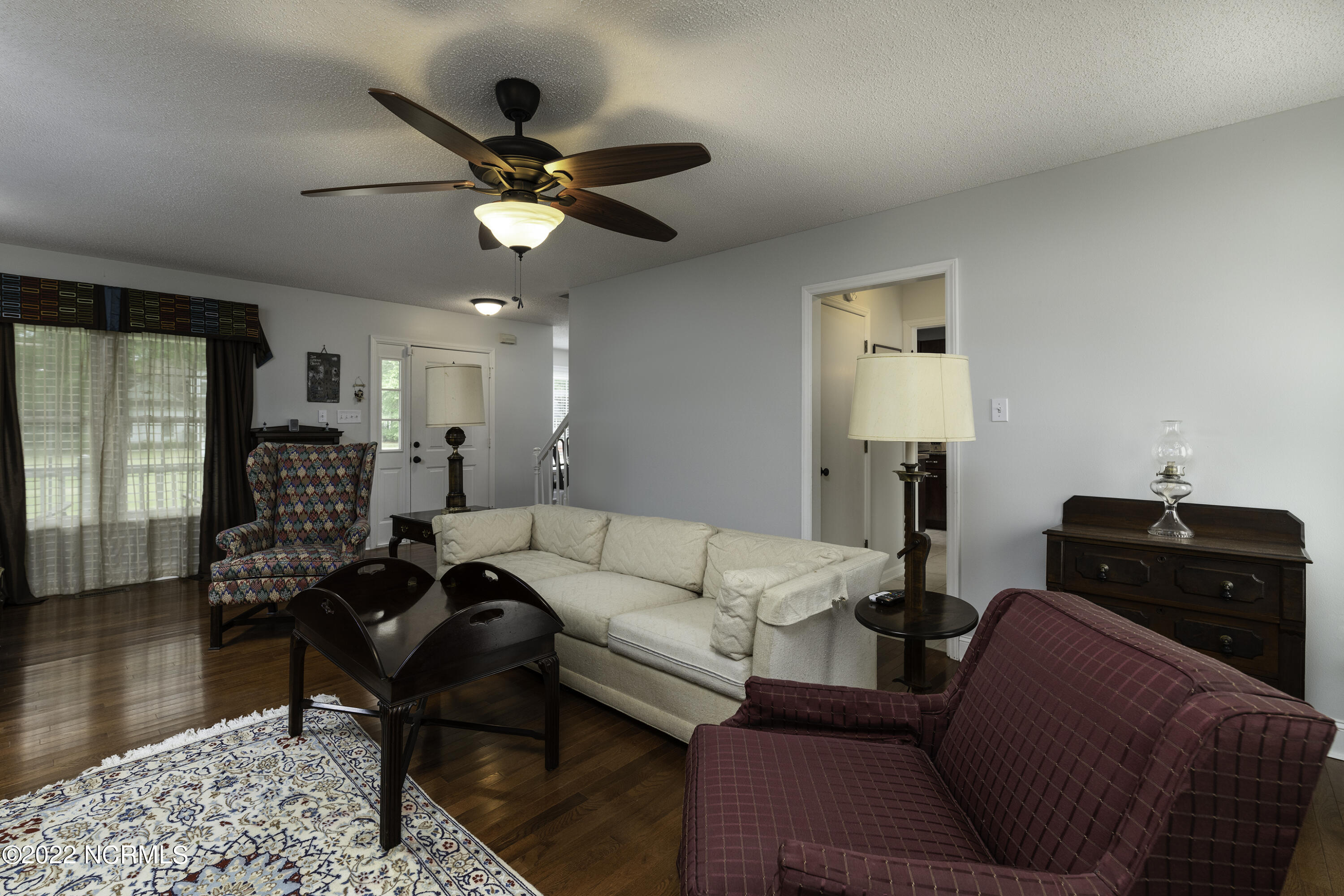 558 Deer Run Road New Bern, NC 28562 - Photo 10 of 60 Living Room