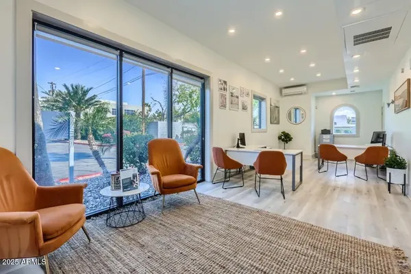 $941 | 1645 East Thomas Road, Unit 1C, Phoenix, AZ 85016