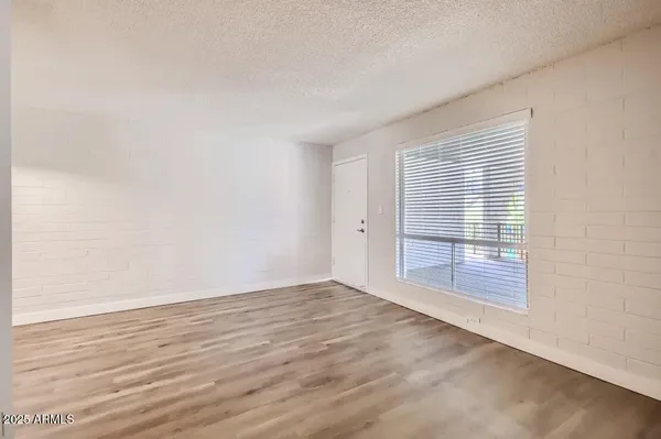 $941 | 1645 East Thomas Road, Unit 1C, Phoenix, AZ 85016