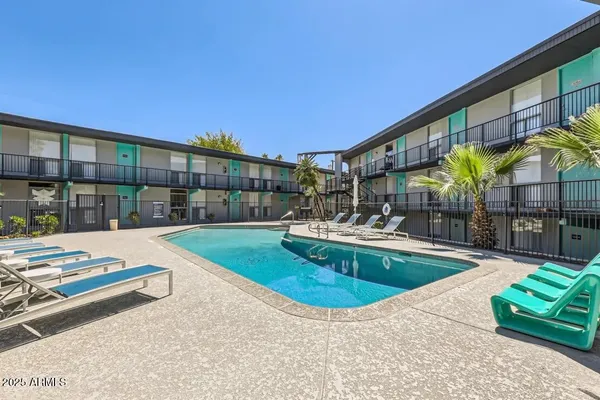 $941 | 1645 East Thomas Road, Unit 1C, Phoenix, AZ 85016