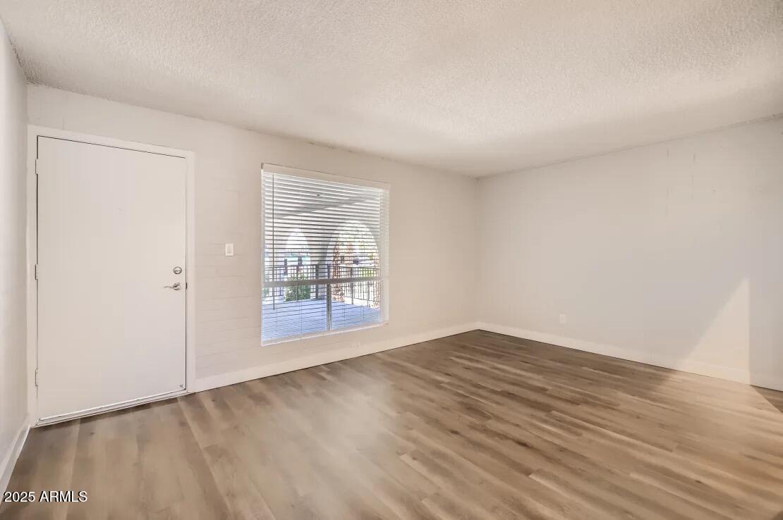 1645 East Thomas Road, Unit 1C Phoenix, AZ 85016 - Photo 3 of 36 Living Room