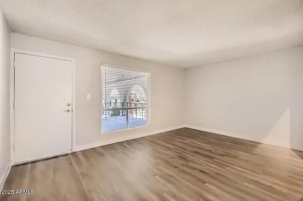 $941 | 1645 East Thomas Road, Unit 1C, Phoenix, AZ 85016