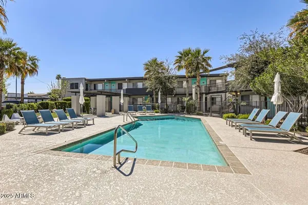 $941 | 1645 East Thomas Road, Unit 1C, Phoenix, AZ 85016