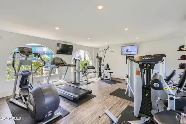 $957 | 1645 East Thomas Road, Unit 1C, Phoenix, AZ 85016