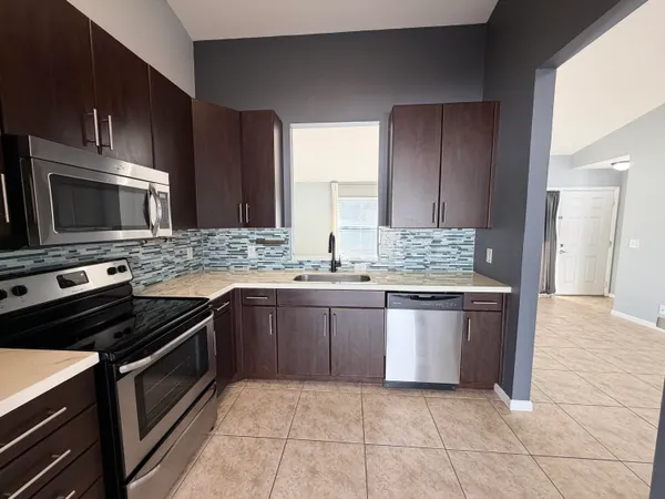 $2,400 | 104 Lakewood Drive, Unit 21C, Jupiter, FL 33458