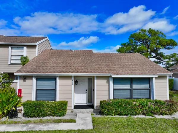 $2,400 | 104 Lakewood Drive, Unit 21C, Jupiter, FL 33458