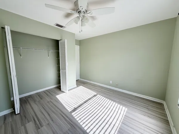 $2,400 | 104 Lakewood Drive, Unit 21C, Jupiter, FL 33458
