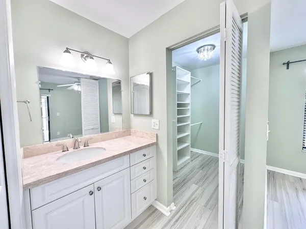 $2,400 | 104 Lakewood Drive, Unit 21C, Jupiter, FL 33458