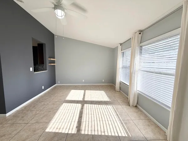 $2,400 | 104 Lakewood Drive, Unit 21C, Jupiter, FL 33458