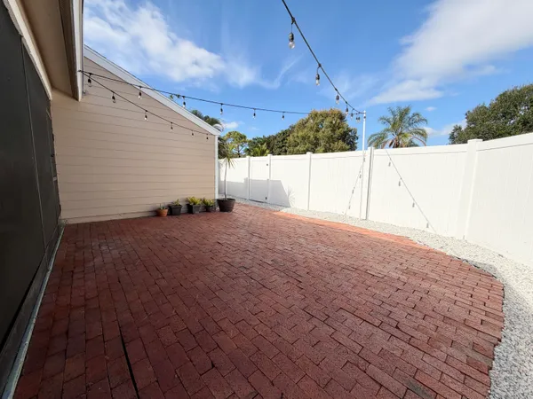 $2,400 | 104 Lakewood Drive, Unit 21C, Jupiter, FL 33458