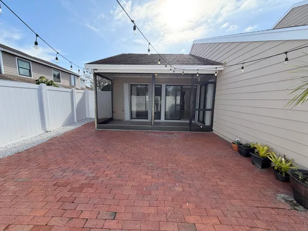 $2,400 | 104 Lakewood Drive, Unit 21C, Jupiter, FL 33458