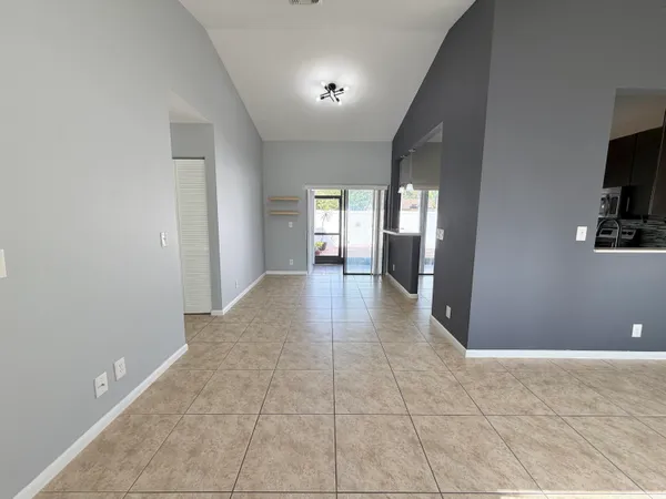 $2,400 | 104 Lakewood Drive, Unit 21C, Jupiter, FL 33458