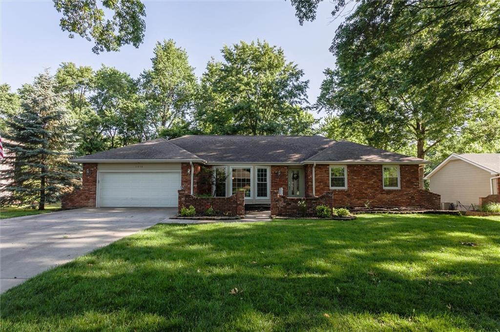 1016 South Stratford Road Olathe, KS 66062 - Photo 3 of 30