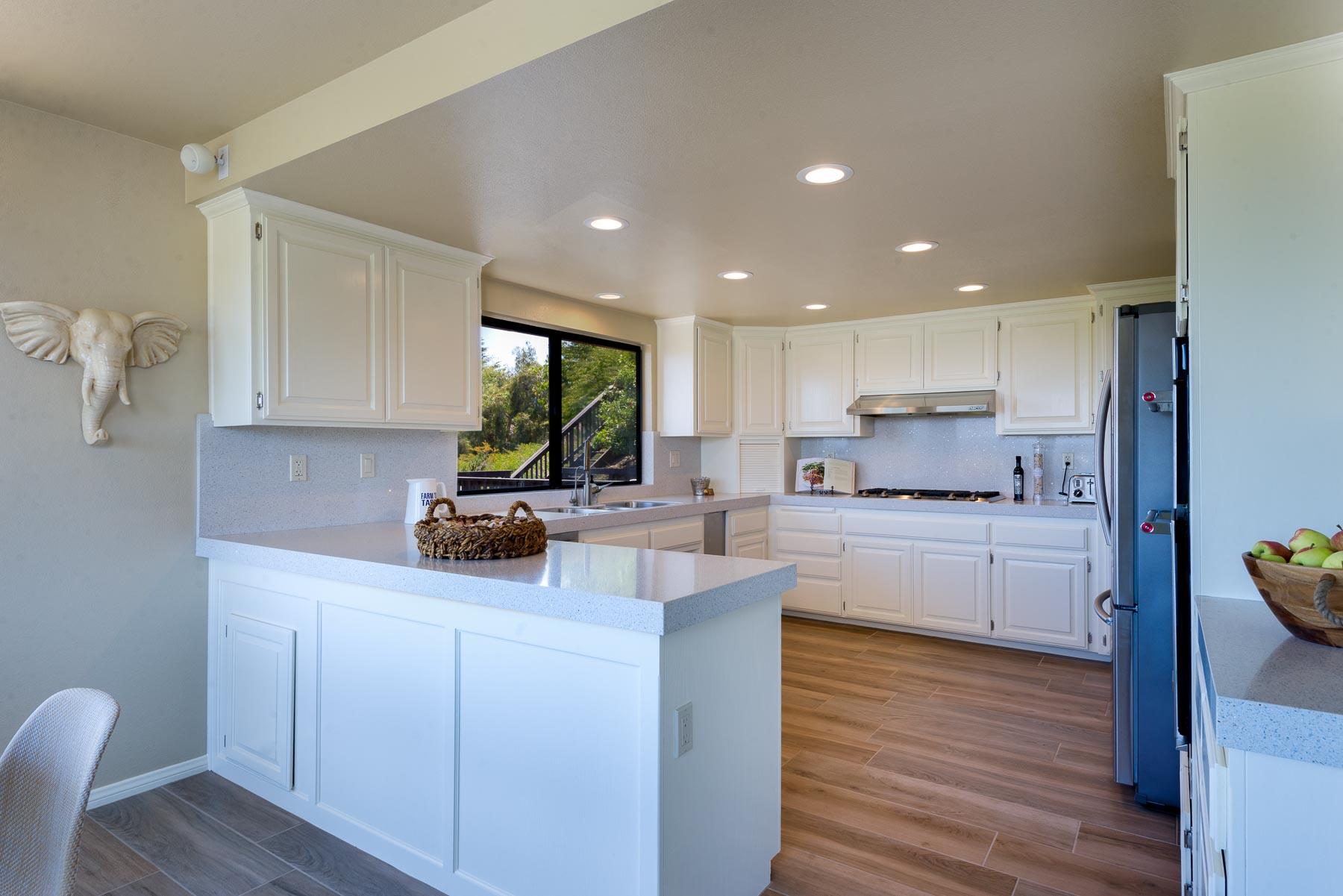 5811 La Goleta Road Goleta, CA 93117 - Photo 4 of 22 Kitchen