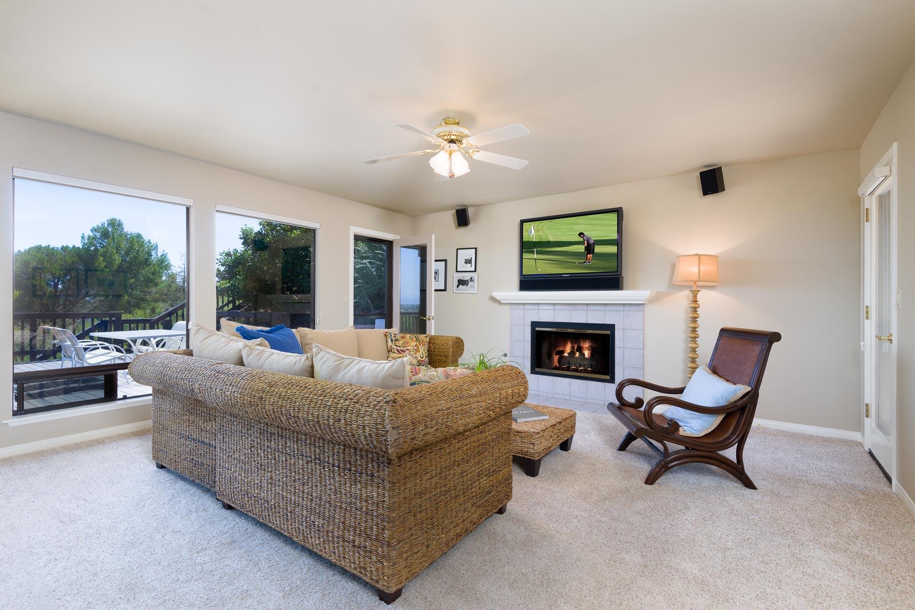 5811 La Goleta Road Goleta, CA 93117 - Photo 6 of 22 FamilyRoom