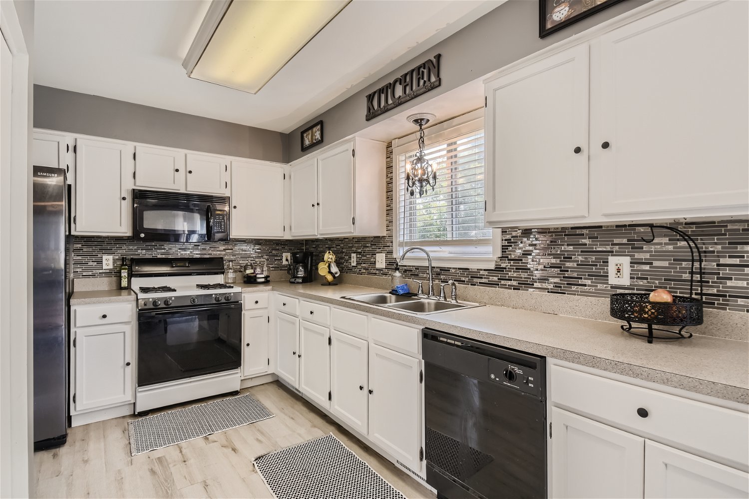 Undisclosed Address Plainfield, IL 60544 - Photo 4 of 11