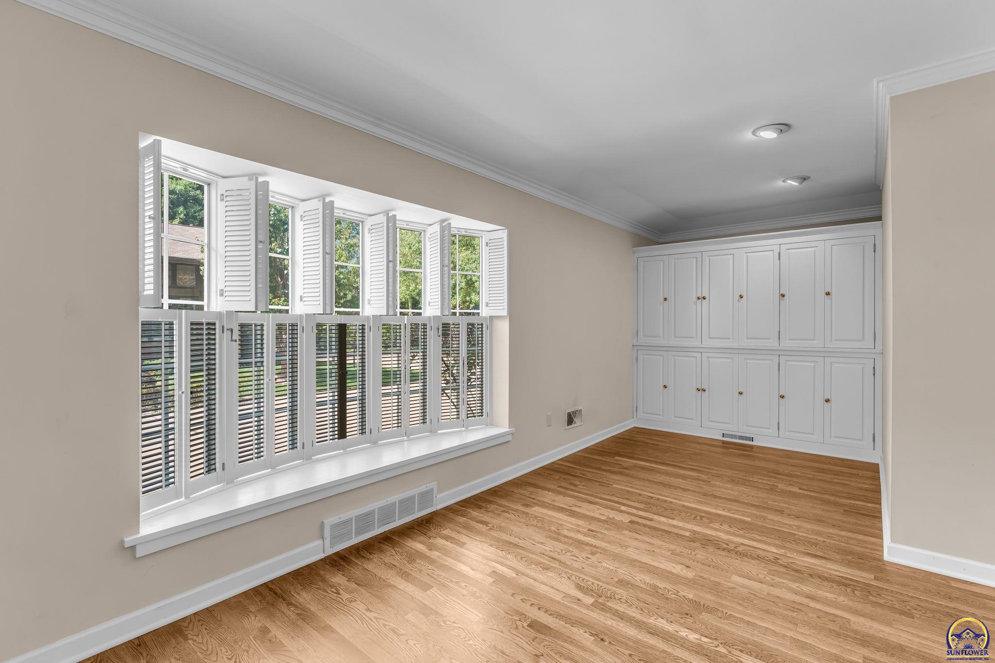 2 Southwest Westboro Place Topeka, KS 66604 - Photo 12 of 28