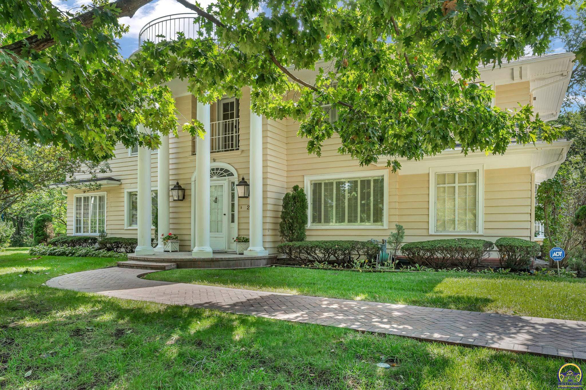 2 Southwest Westboro Place Topeka, KS 66604 - Photo 2 of 28