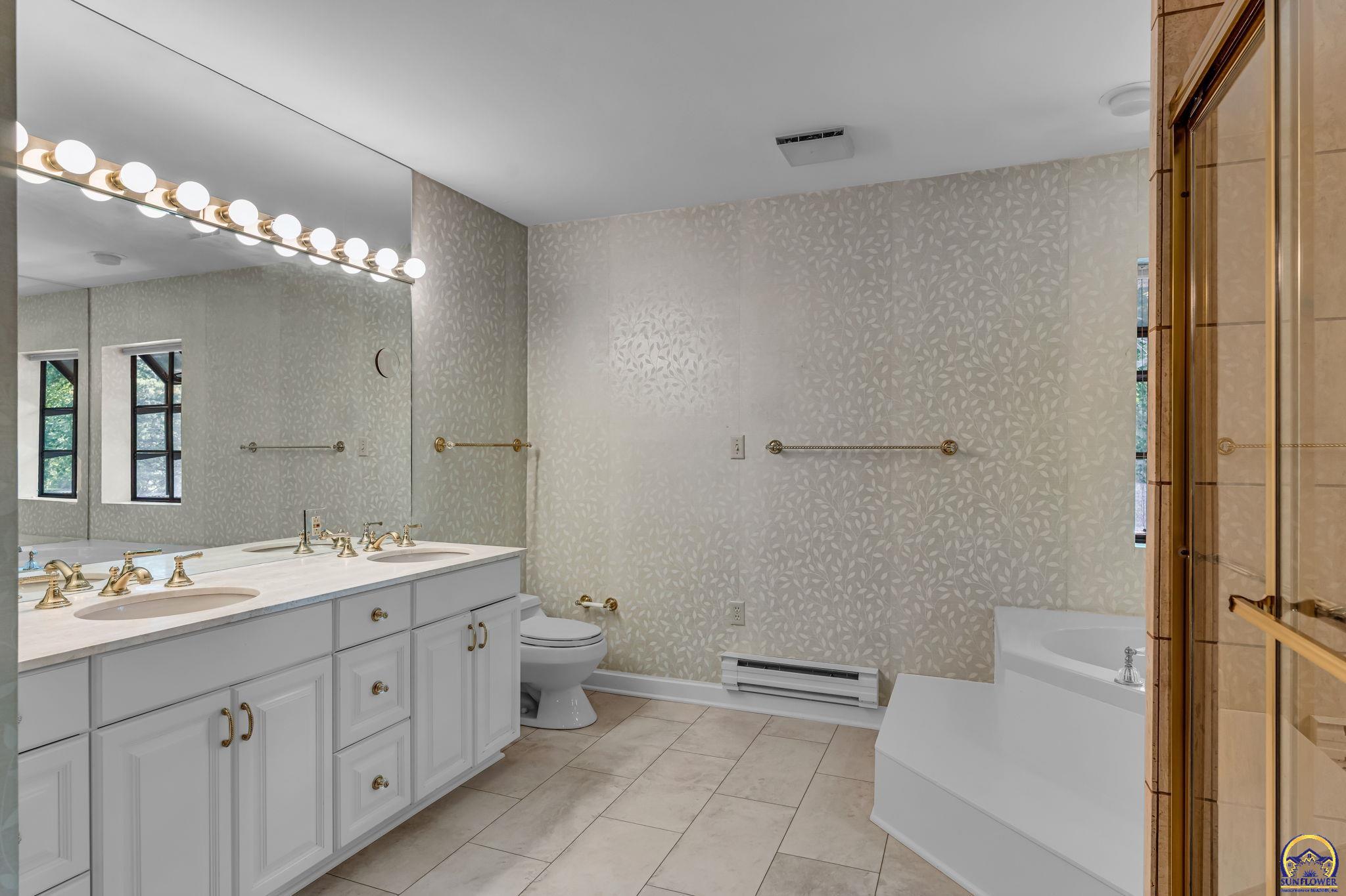 2 Southwest Westboro Place Topeka, KS 66604 - Photo 25 of 28