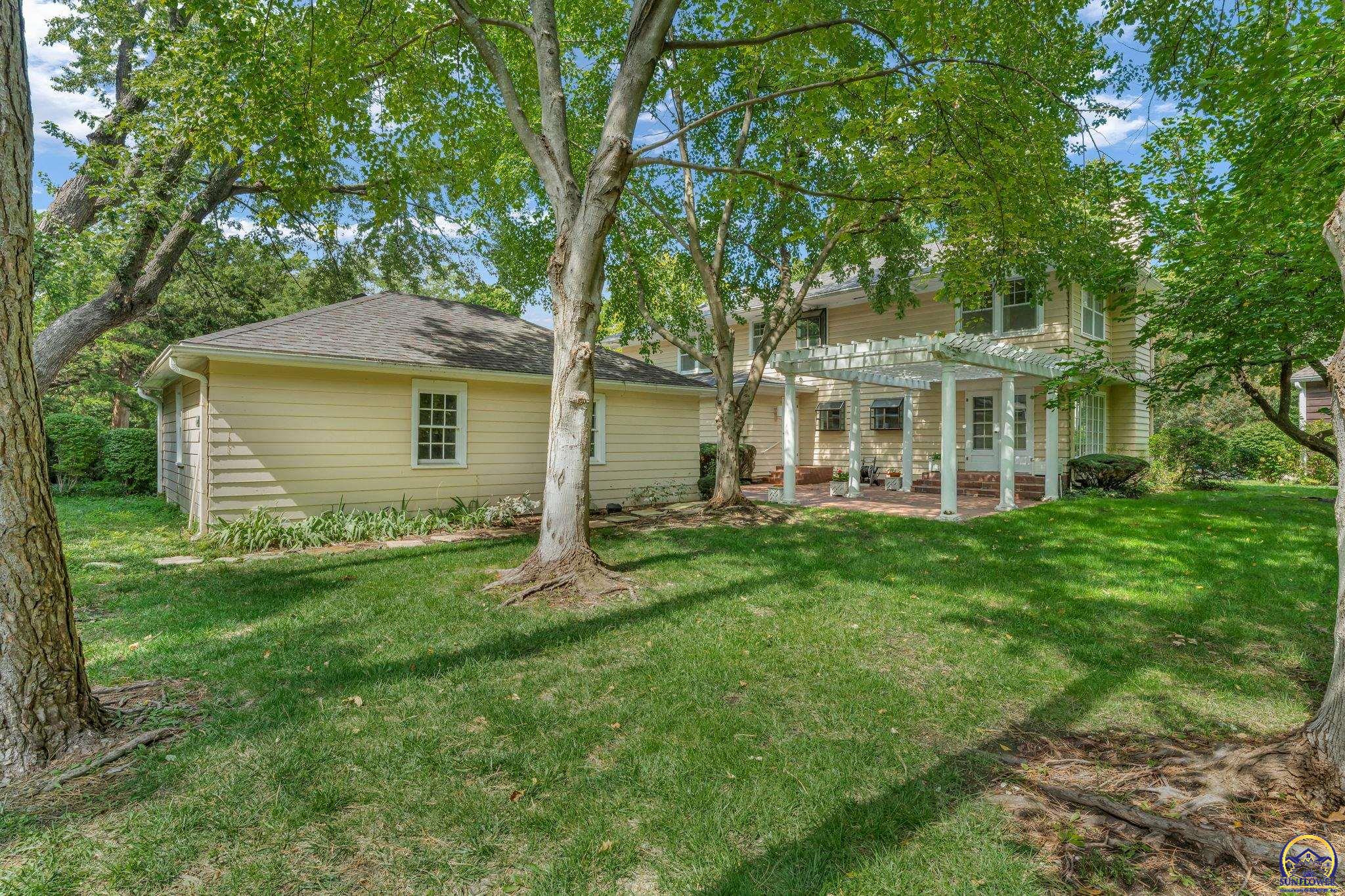 2 Southwest Westboro Place Topeka, KS 66604 - Photo 4 of 28