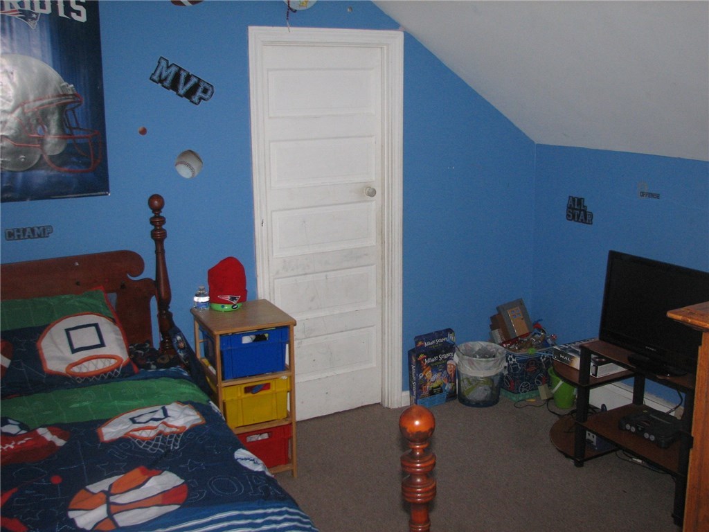 90 Power Road Pawtucket, RI 02860 - Photo 9 of 13 BED