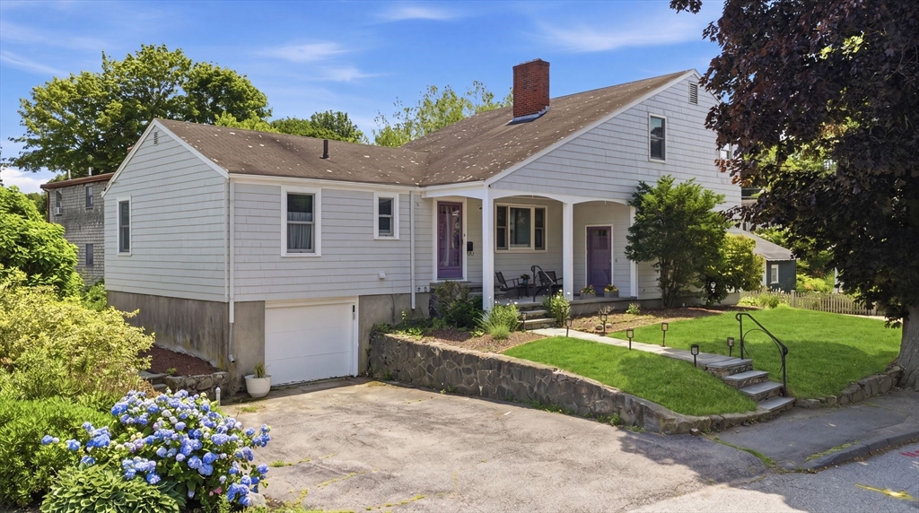 21 Shepard Street Marblehead, MA 01945 - Photo 2 of 31