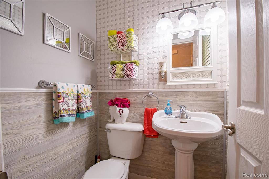 26159 Middlebelt Road Farmington Hills, MI 48334 - Photo 24 of 33