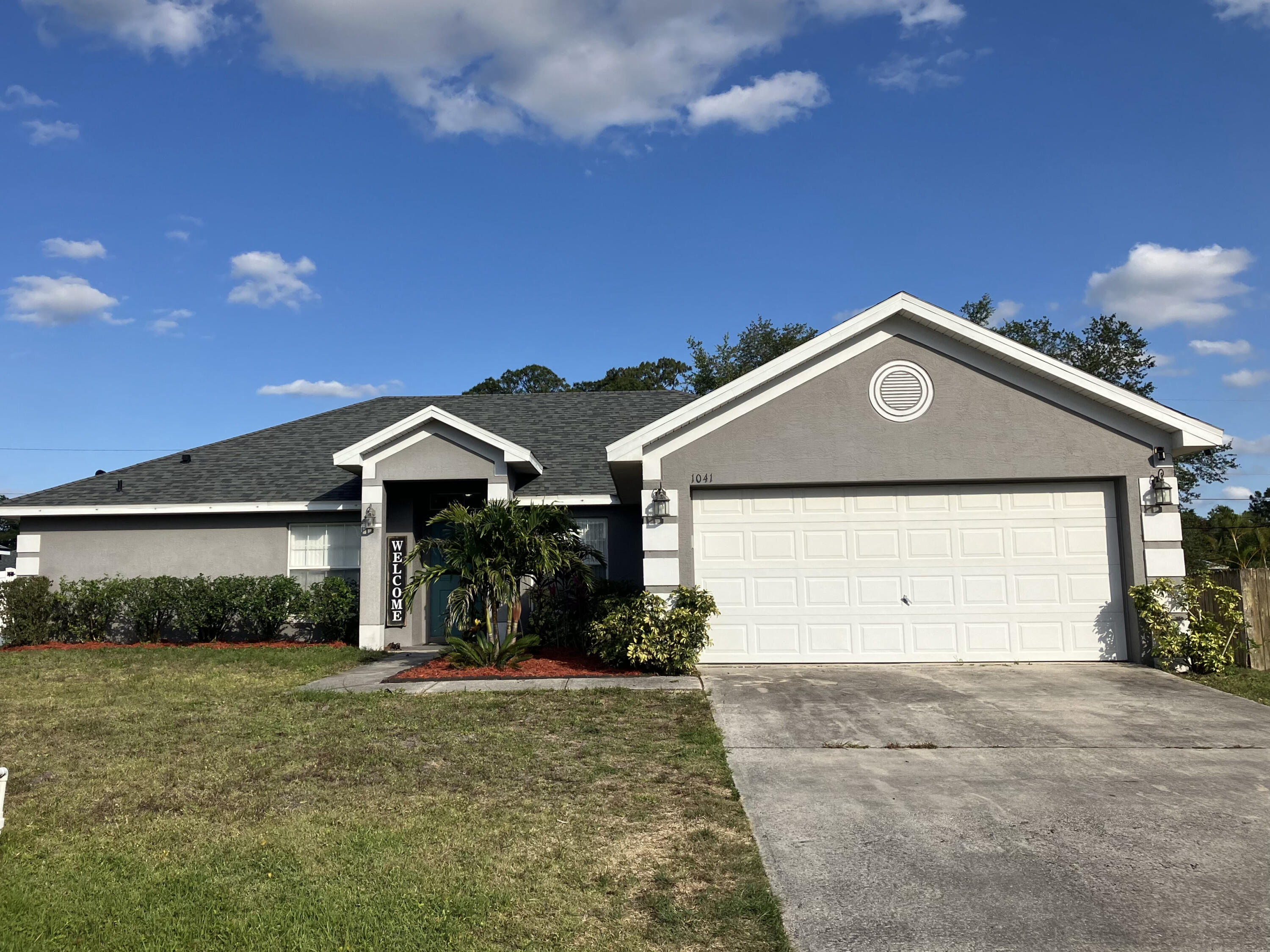 1041 Colonial Ave Southeast