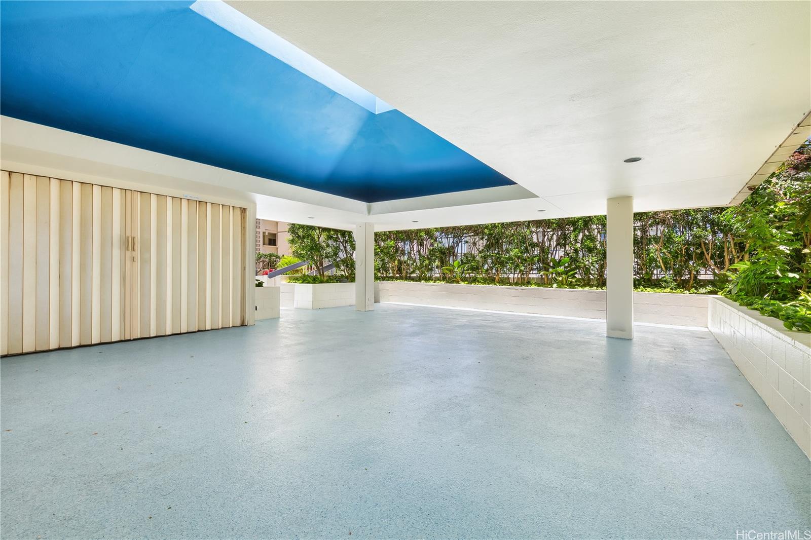 469 Ena Road, Unit 2102 Honolulu, HI 96815 - Photo 7 of 15