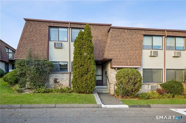 $719,000 | 255 Strawberry Hill Avenue, Unit B1, Stamford, CT 06902