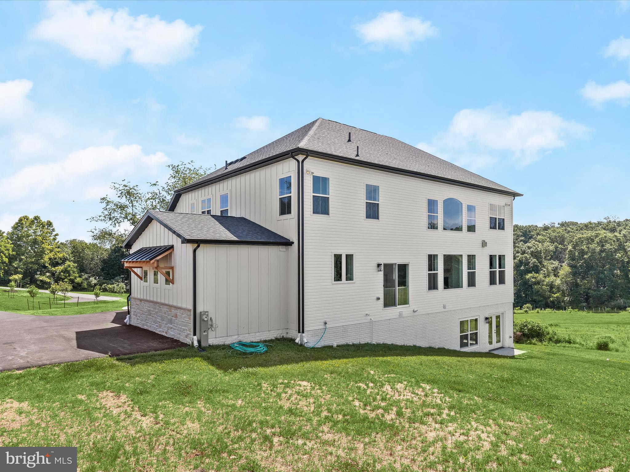 15675 Dover Road Upperco, MD 21155 - Photo 65 of 80 Side Garage