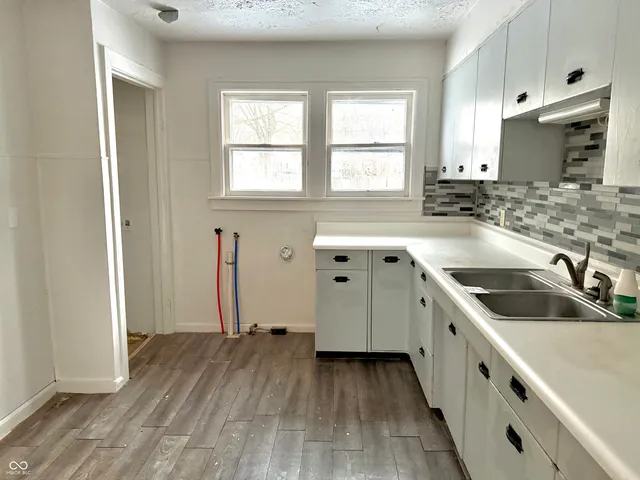 $84,900 | 2405 East 3rd Street, Anderson, IN 46012