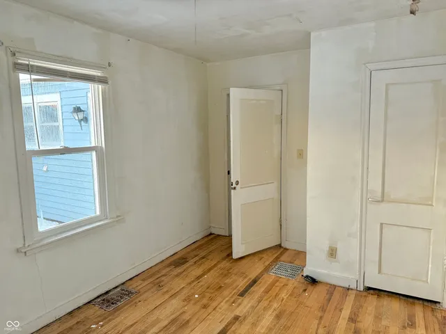 $84,900 | 2405 East 3rd Street, Anderson, IN 46012