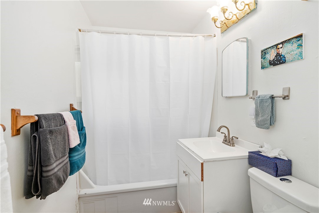 3230 Halverson Avenue Bremerton, WA 98310 - Photo 11 of 23 Gallery Image 11