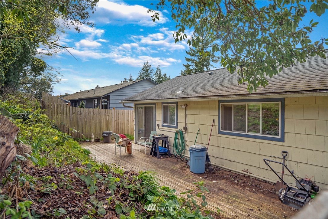 3230 Halverson Avenue Bremerton, WA 98310 - Photo 6 of 23 Gallery Image 6