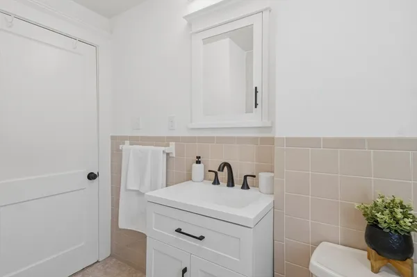 $879,900 | 25 Spruce Street, Unit 25, Watertown, MA 02472